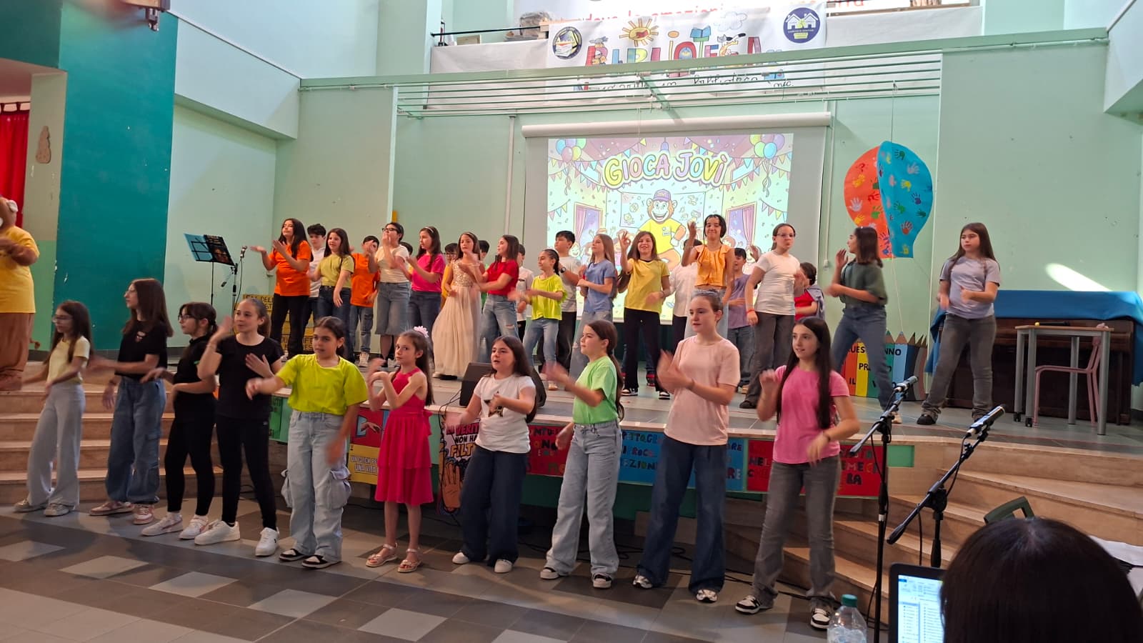 “Stella che imparò a brillare”: il teatro contro il bullismo alla scuola primaria Alighieri-Jovine